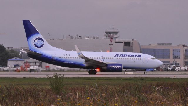 Boeing 737-700 (EI-GFR)