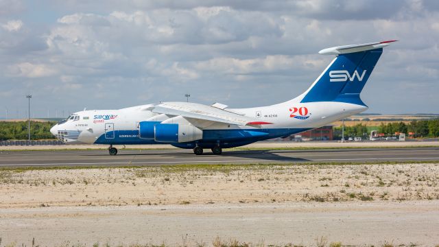 Ilyushin Il-76 (4K-AZ100)