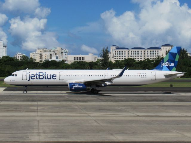 Airbus A321 (N958JB)