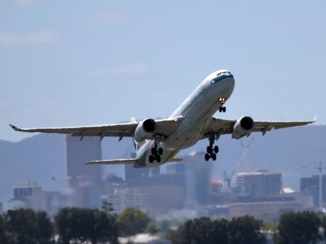 Airbus A330-300 (B-LAD) - Cathay Pacifics 100th aircraft getting airborne off runway 23 and heading home to Hong Kong via Melbourne.