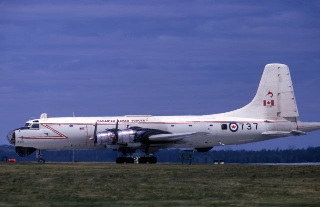 N10737 — - June 10 1972 - Submarine hunter "ARGUS" 10737 awaiting take-off clearance at CFB Trenton