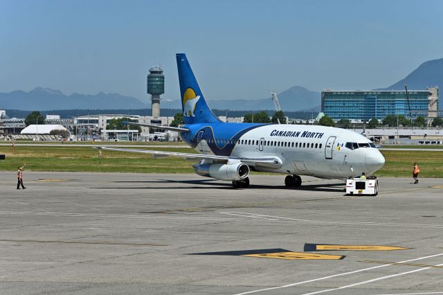 Boeing 737-200 (C-GOPW)