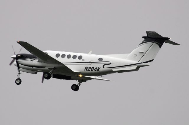 Beechcraft Super King Air 200 (N284K) - Seen at KGAI on 4/21/2010.      a href=http://discussions.flightaware.com/profile.php?mode=viewprofile&u=269247  [ concord977 profile ]/a