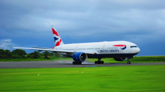 Boeing 777-200 (G-VIIX)