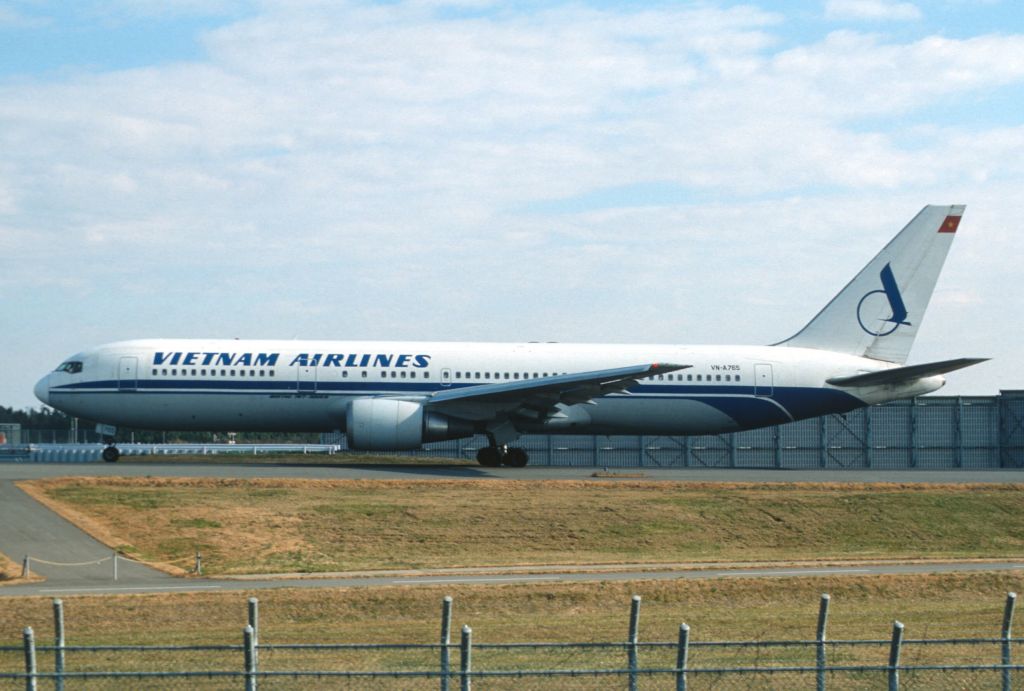 BOEING 767-300 (VN-A756) - Taxing at Narita Intl Airport on 2004/01/01
