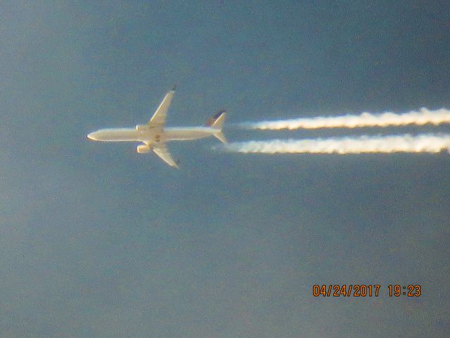 Boeing 737-900 (N69838)