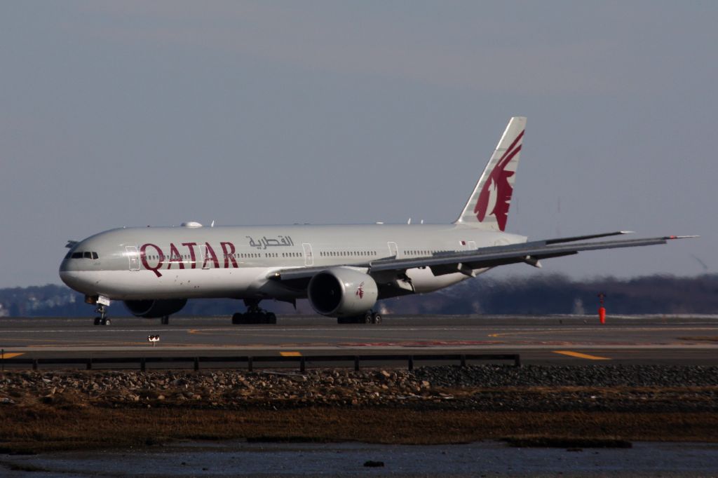 BOEING 777-300ER (A7-BAO)
