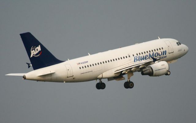 Airbus A319 (N320NP)