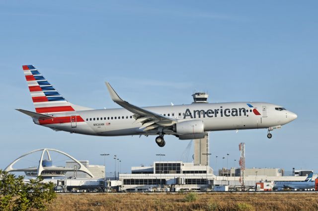 Boeing 737-800 (N926NN) - An American Airlines operated Boeing 737-823(WL) twin jet about to touch down at the Los Angeles International Airport, LAX, in Westchester, Los Angeles, California