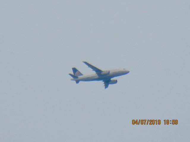 Airbus A319 (N802UA)