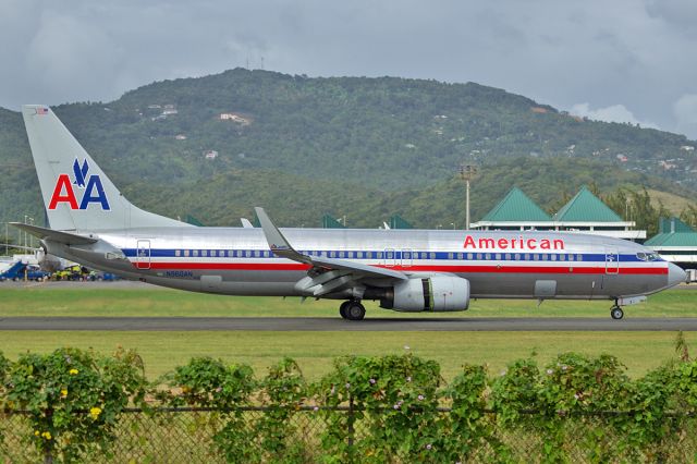 Boeing 737-700 (N960AN)