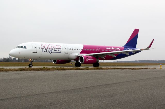 Airbus A321 (HA-LXR)