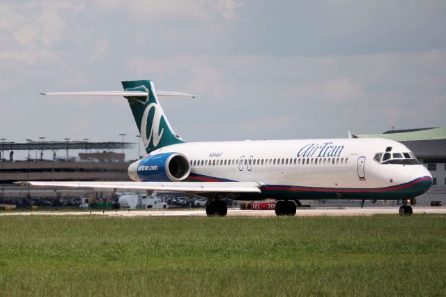 Boeing 717-200 (N944AT)