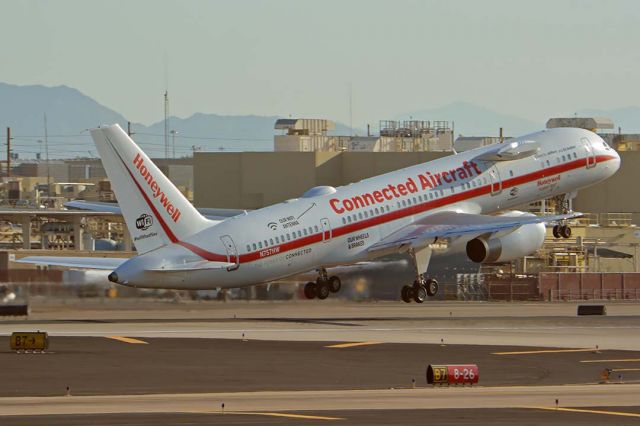 Boeing 757-200 (N757HW) - Honeywell Boeing 757-225 N757HW departed from Sky Harbor for Langley Air Force Base, Virginia on September 17, 2018.