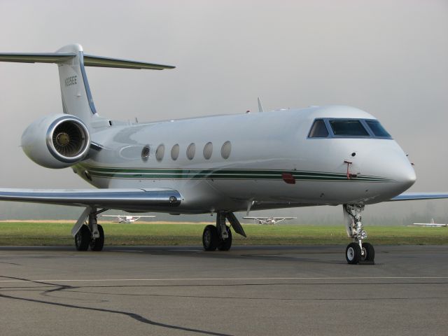 Gulfstream Aerospace Gulfstream V (N225EE) - Prince George, BC  Sept. 16, 2008