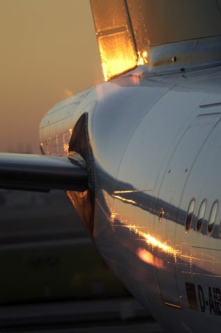 Airbus A320 (D-AIBC) - 2003 - A photo for the 1 star genius...