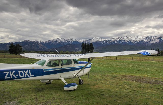 Cessna Skyhawk (ZK-DXL)