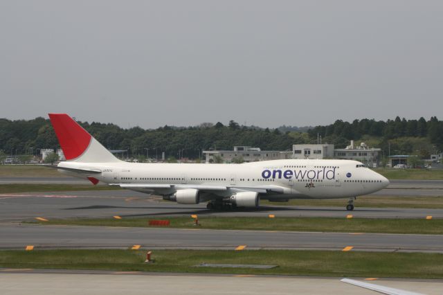 Boeing 747-400 (JA8913)