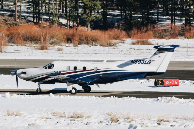 Pilatus PC-12 (N693LG)