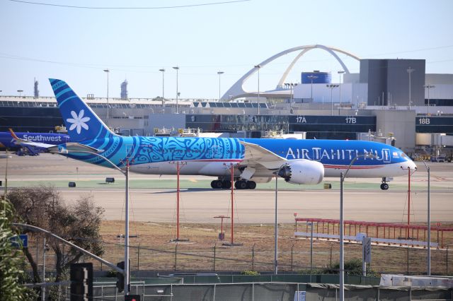Boeing 787-9 Dreamliner (F-OTOA)