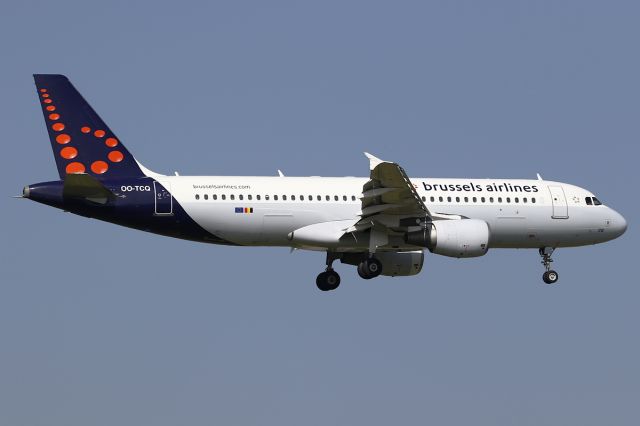 Airbus A320 (OO-TCQ)