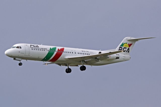 Fokker 100 (CS-TPC)