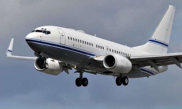 Boeing 737-700 (N737CC)