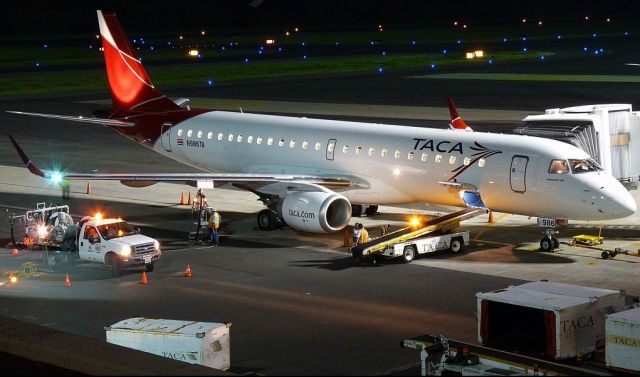 Embraer ERJ-190 — - Aeropuerto Internacional de El Salvador