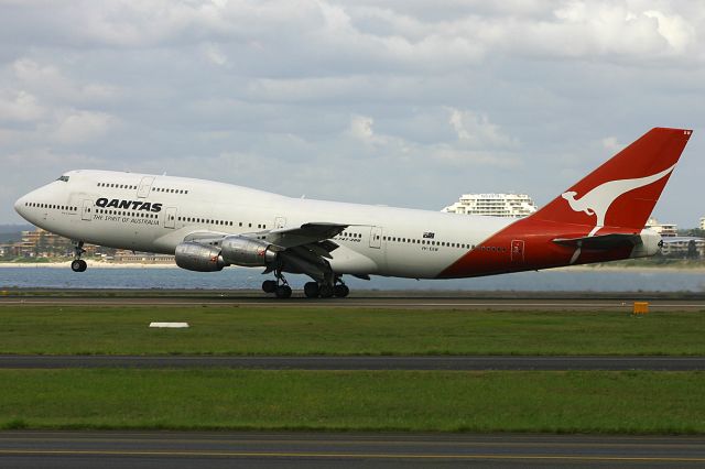 BOEING 747-300 (VH-EBW) - from my 2006 archives