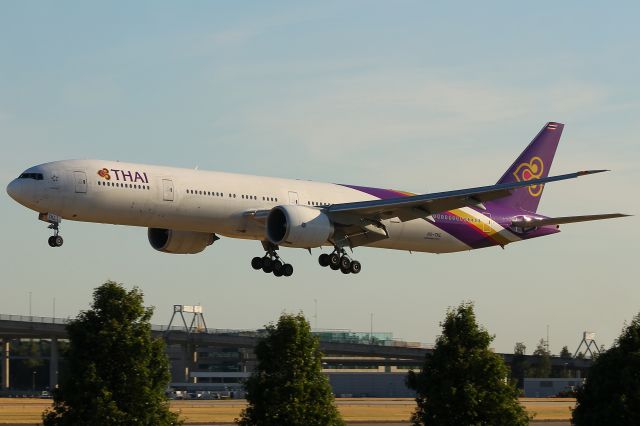 BOEING 777-300ER (HS-TKL) - Thai Airways flight TG916 from Bangkok landing on Heathrows runway 09L at 19:18 on Monday 02/07/18