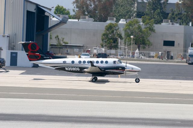 Beechcraft Super King Air 300 (N359DG)