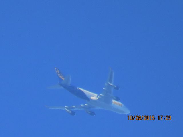 Boeing 747-400 (N465MC)