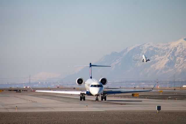 Canadair Regional Jet CRJ-700 (N656CA)