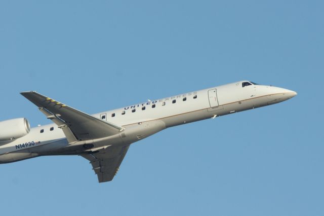 Canadair Regional Jet CRJ-200 (N14930)