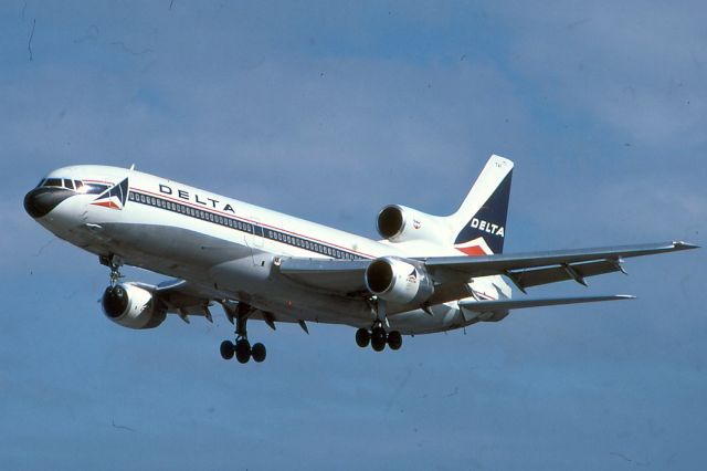 Lockheed L-1011 TriStar (N741DA) - Lockheed L-1011-385-1-15 TriStar 250br /December 1985, scan from my Kodachrome 64 slide