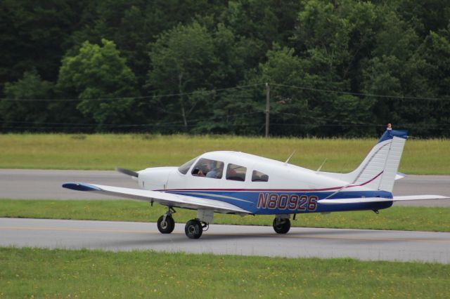 Piper Cherokee (N80926) - Taxiing 