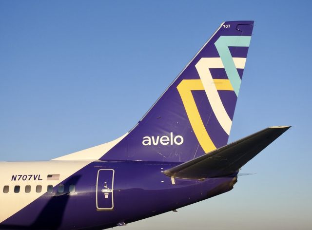 Boeing 737-700 (N707VL)