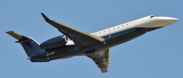 Embraer ERJ-135 (9H-KAP)