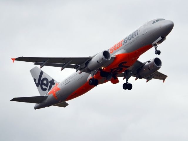 Airbus A320 (VH-VGJ) - Getting airborne off runway 23. Tuesday 27th December 2011.