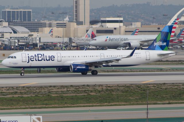 Airbus A321 (N967JT)