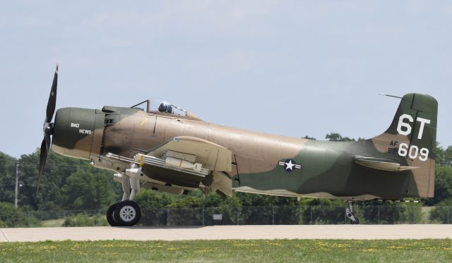 Douglas AD Skyraider (N2AD) - Airventure 2019