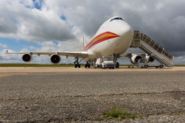 Boeing 747-200 (N402KZ)