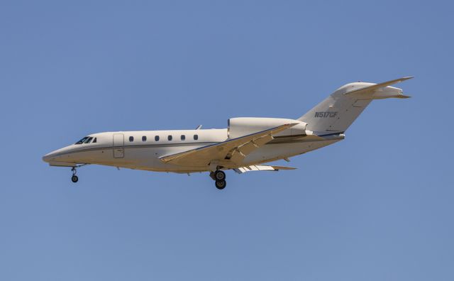 Cessna Citation X (N517CF) - Runway 02L arrival @KDPA.