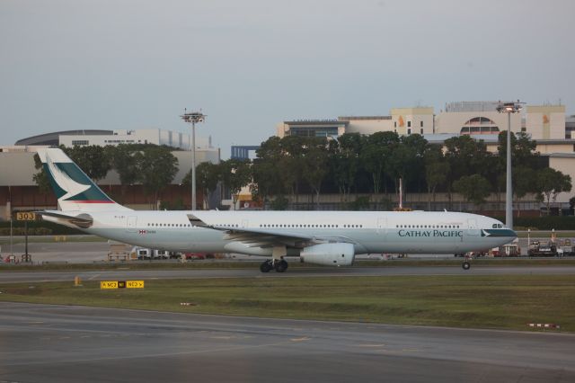 Airbus A330-300 (B-LBI)