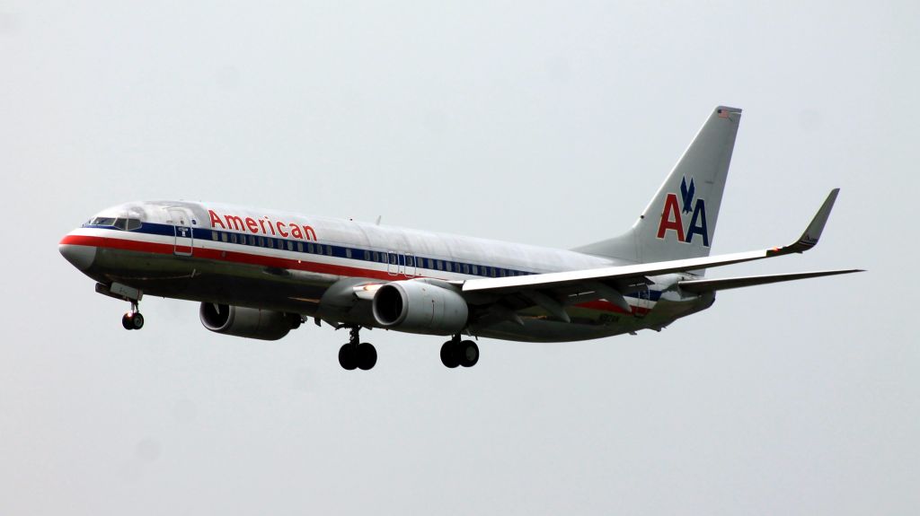 Boeing 737-800 (N912AN)