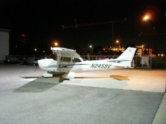 Cessna Skyhawk (N2459V) - 2005 172SP G1000 Huntsville Flight Center, KHSV Rental and Training. 1-256-461-1448