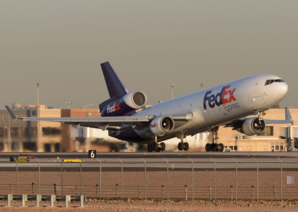 Boeing MD-11 (N623FE)