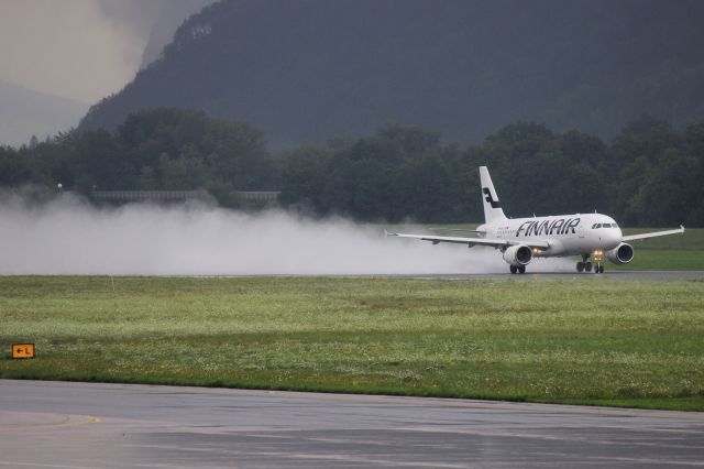 Airbus A320 (OH-LXL)