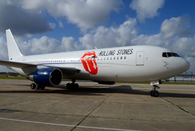 BOEING 767-200 (ZS-DJI) - 16/02/2014br /World tour Rolling Stones