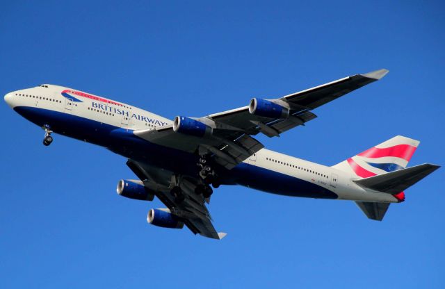 Boeing 747-400 (G-BNLY) - On approach to SFO